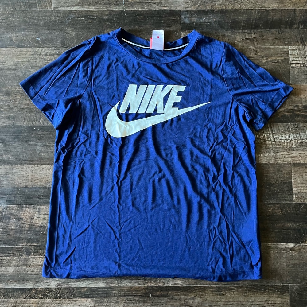 Nike | Women's Sportswear Essential T-Shirt